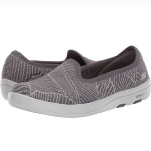 Skechers Women's Slip on Comfort Shoes Air Cooled Goga Mat Ulta go Size 8.5 Grey